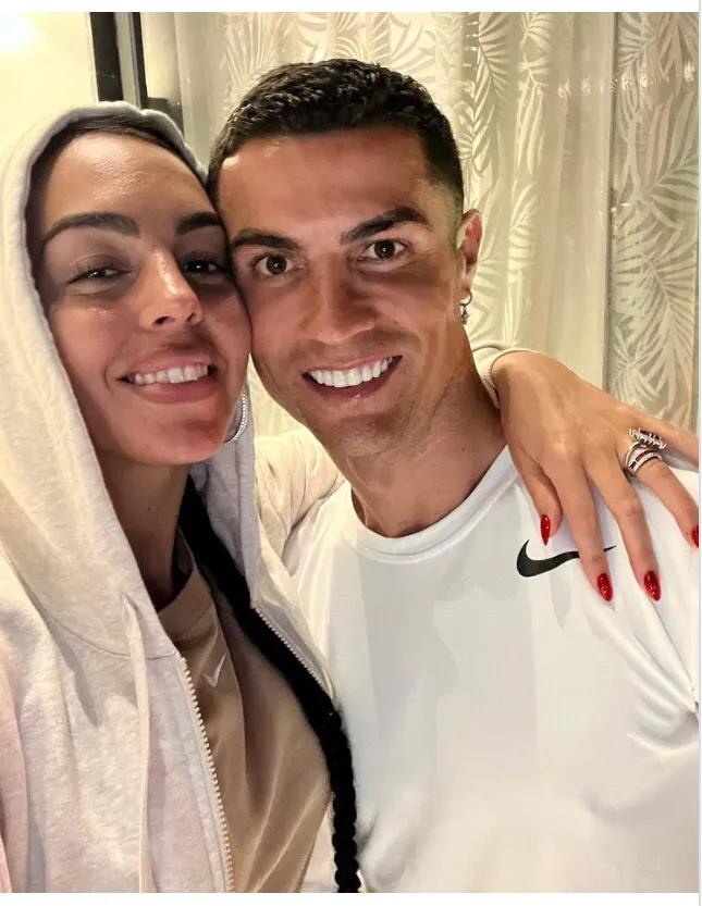 c罗女朋友卖奢侈品,乔治娜送给c罗的劳斯莱斯