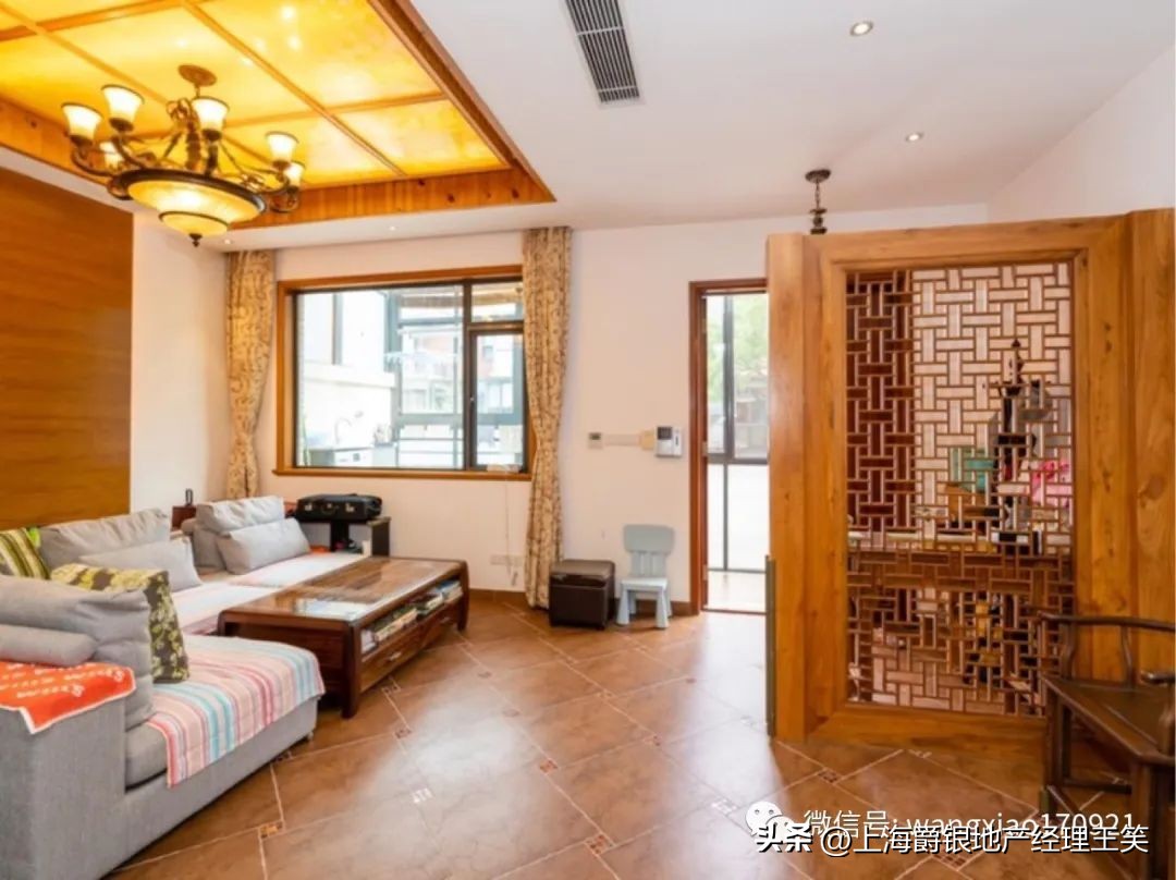 大华十八街区中心位置联排别墅，252M²2500万，13号线地铁口200米