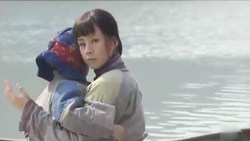 揭露旧社会女性悲惨的电影，妻子为替丈夫还债，80块钱租给老地主