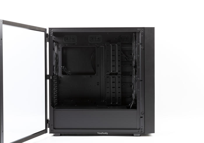 微星z690刀锋可以用1070ti吗,微星z690刀锋钛对比吹雪