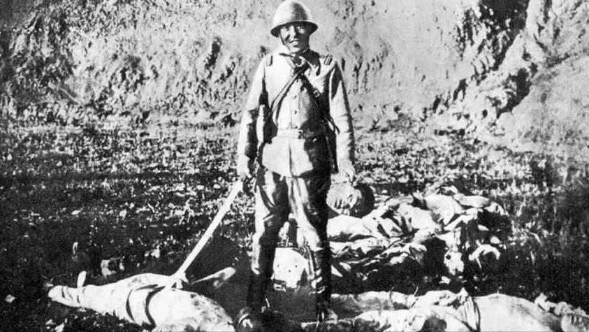 接亲队伍拿刺刀挂日本旗后续,接亲队伍挂日本国旗当地风俗