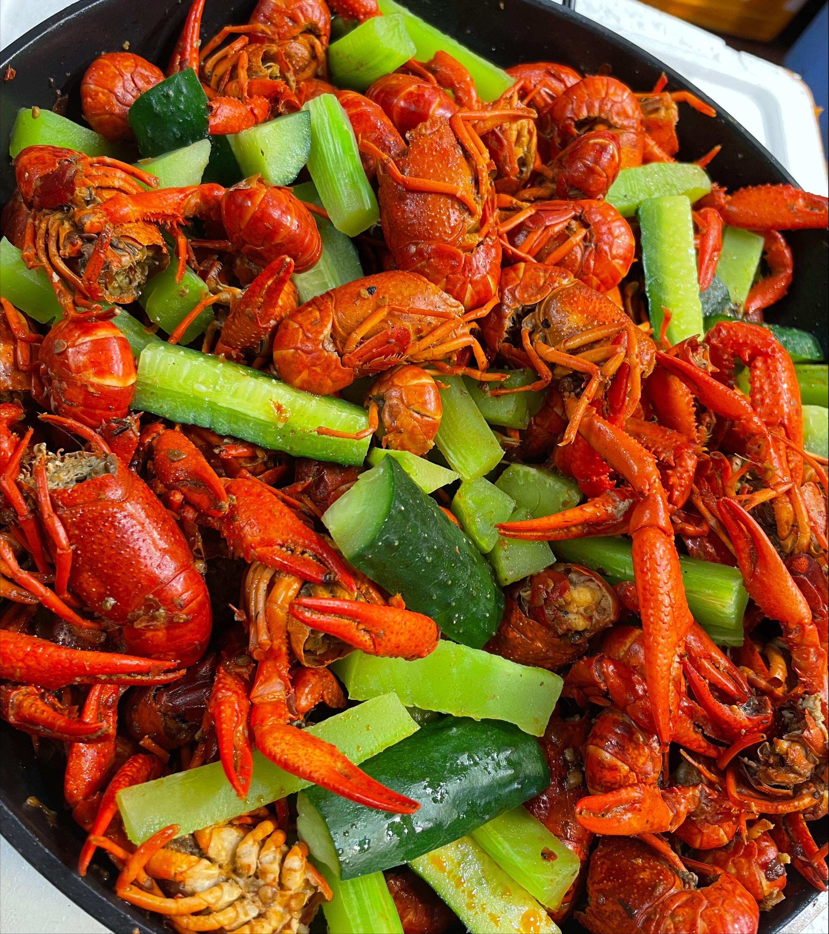 如何选择鲜活小龙虾,如何选择肥美的小龙虾品种