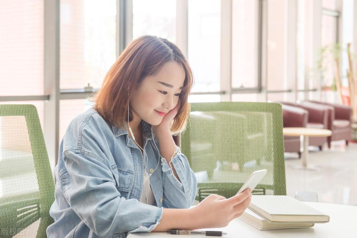 18岁刚参加完高考感染艾滋病,18岁女孩染上艾滋