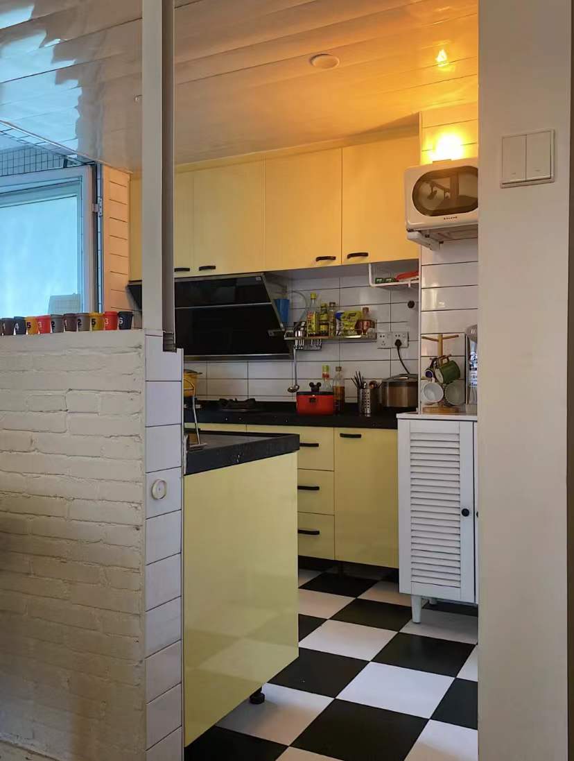 发现一户装修很精致的现代轻奢风,发现一位网友的家因装修风格走红