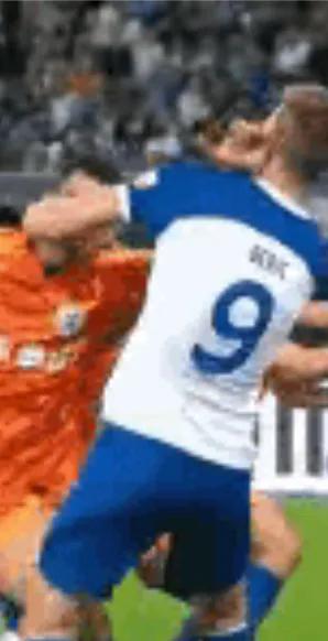 裁判的能力造就了津鲁之战最后的红牌