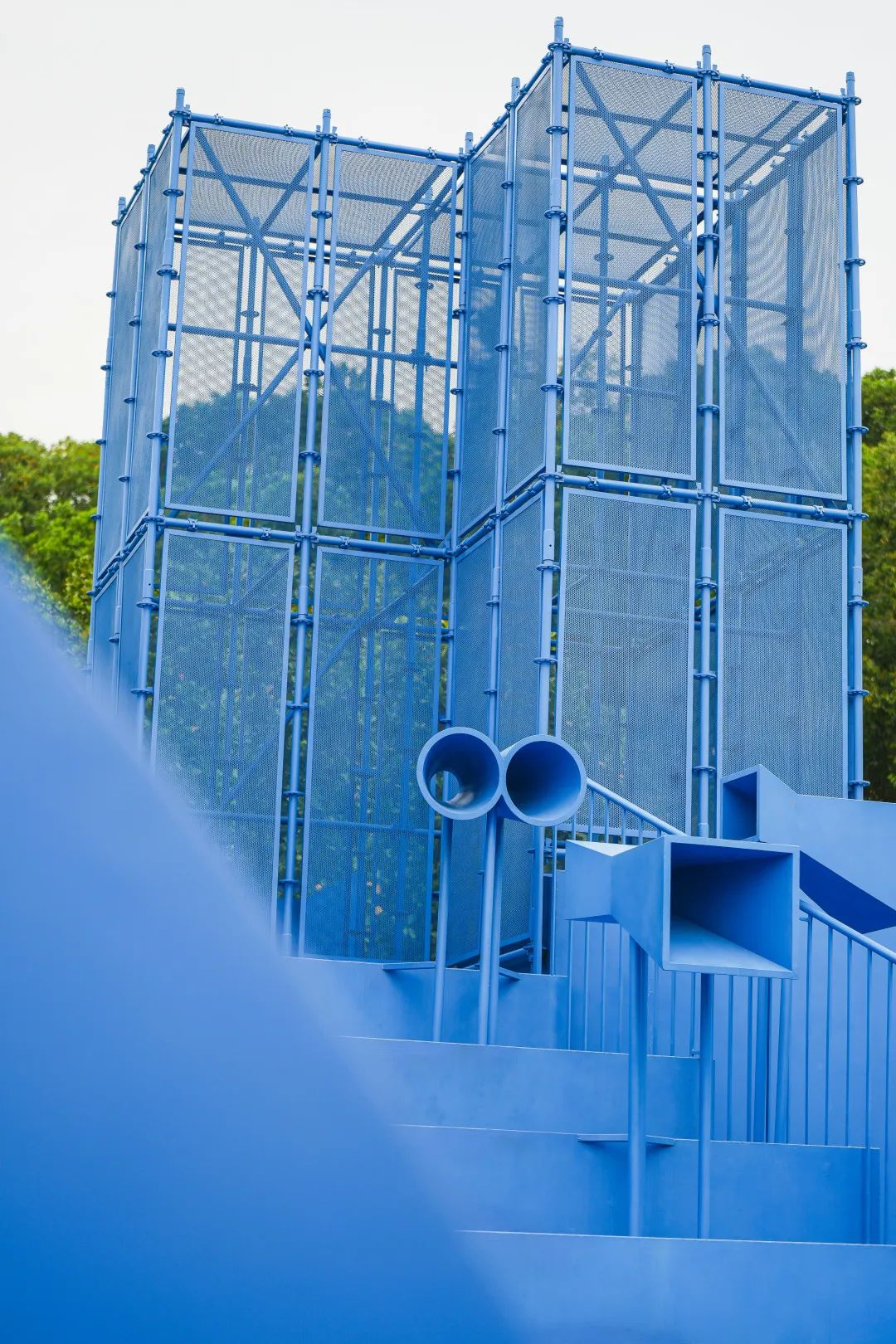 克莱因蓝爆红,克莱因蓝深圳公园