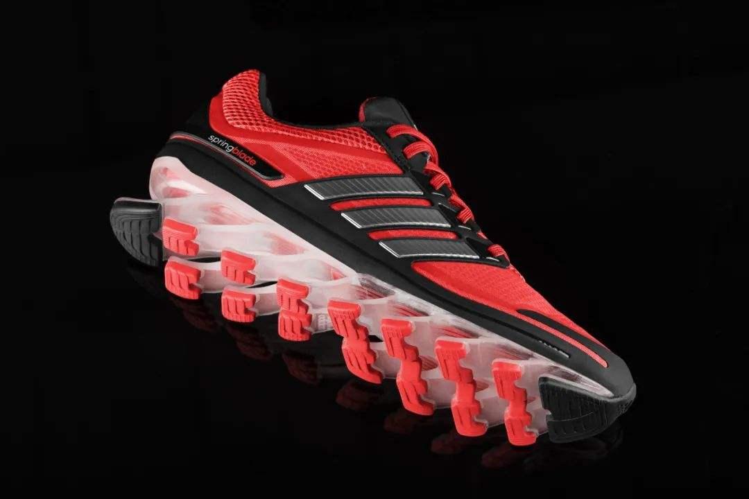 跑步的减震跑鞋怎么选？缓震跑鞋是靠什么缓震的呢？