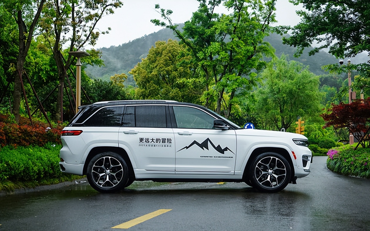 jeep大切诺基4xe落地价西安,全新jeep大切诺基柴油