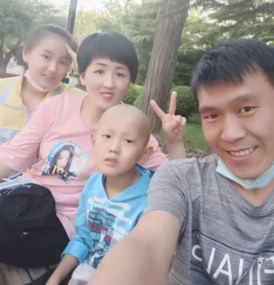 助力“尿袋男孩”的抗白之路