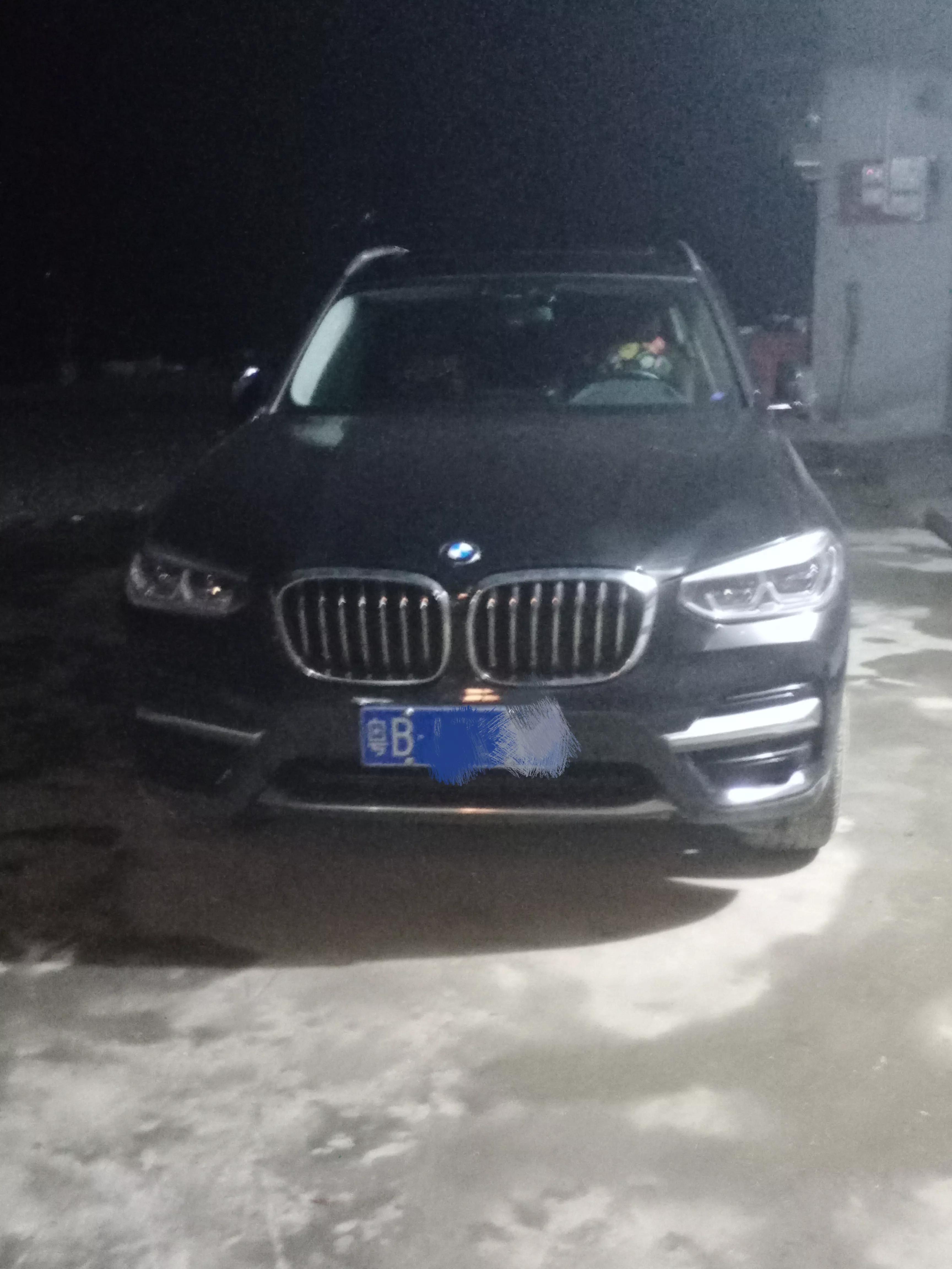 一个年轻人站票到深圳，再到深圳买房买车站住脚跟