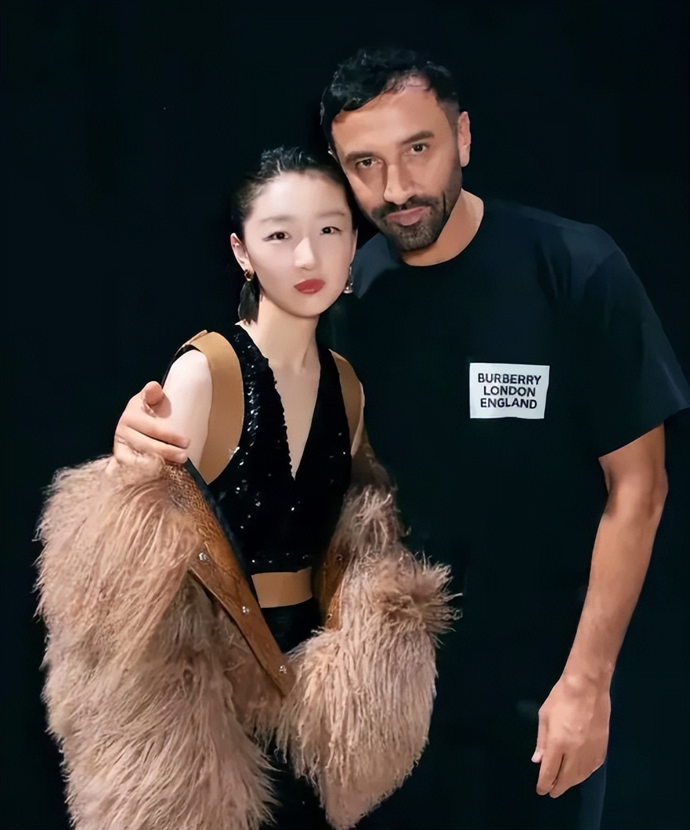 没有颜值没身材周冬雨为何如此红,其貌不扬的周冬雨为什么备受关注