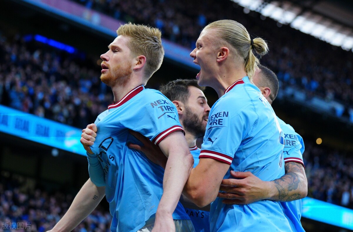 德布劳内模仿丁丁历险记,德布劳内扮绿毛怪