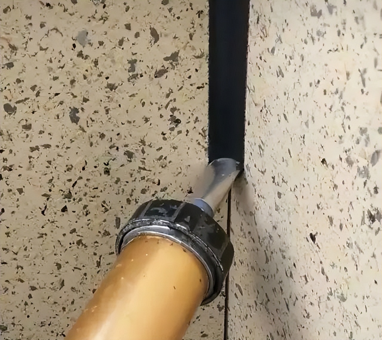 门窗玻璃胶隔音吗,门窗密封胶对人体有害吗