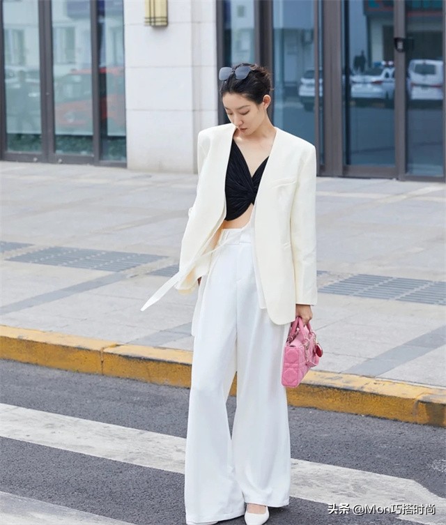 如何穿衣显脸小,脸大女生穿搭