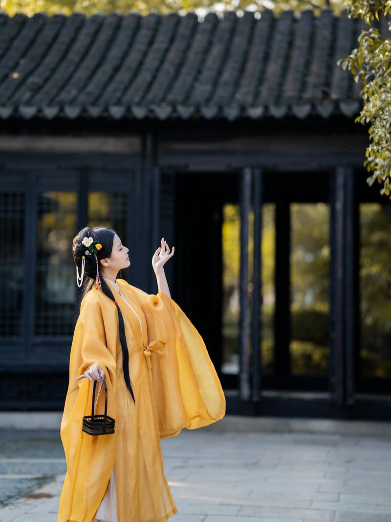 我依旧痴心在等待,你依旧狠心不来