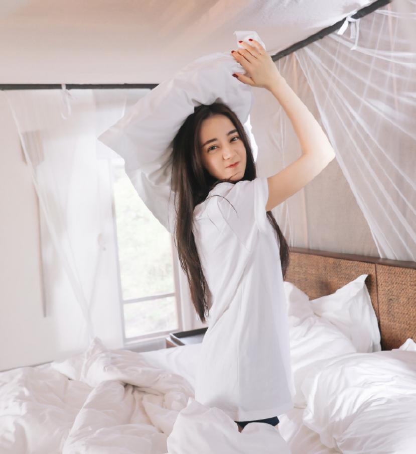 撕掉迪丽热巴的遮羞布，害怕穷人看见，又怕富人看不见，真绝了