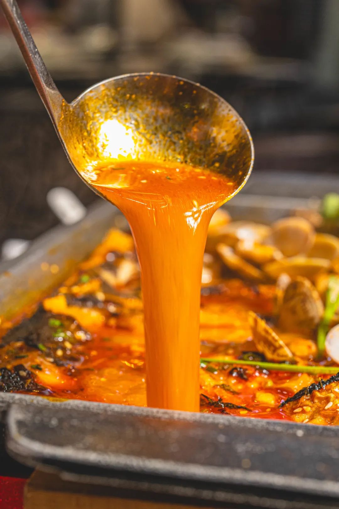 这个被低估的夜宵美食城，跟着「蓝妹啤酒」才找得到！