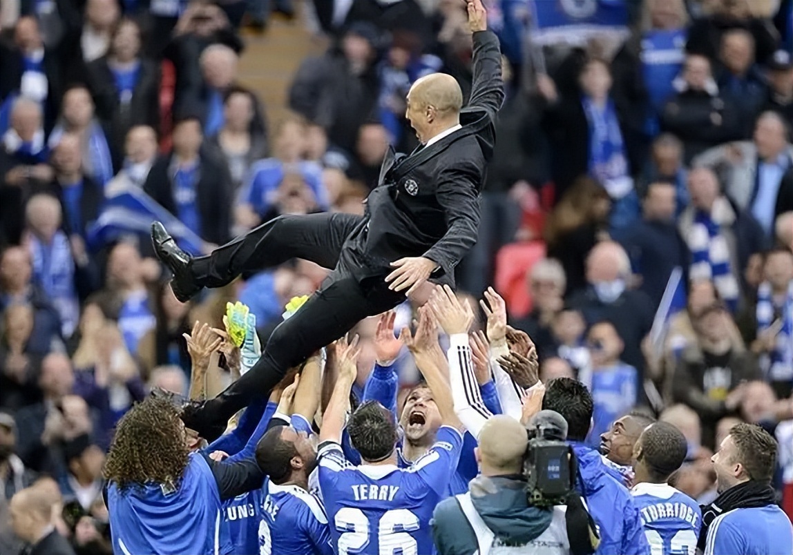 有哪些球队在决赛前解雇主教练,蓝军切尔西的主教练