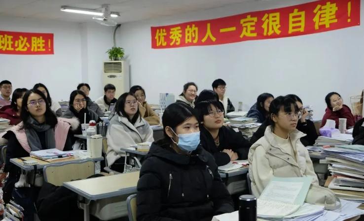 文科生理科生谁更有前途,文科生和理科生哪个更有优势视频