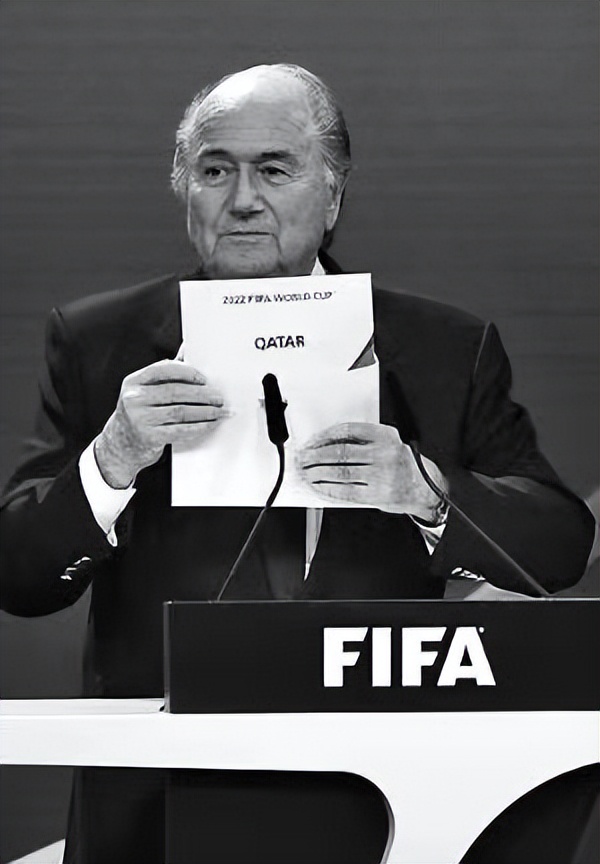 约瑟夫布拉特扔钞票,约瑟夫布拉特卡塔尔