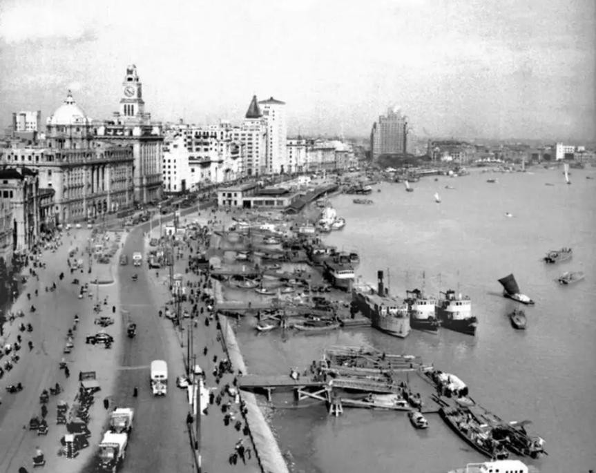 94年*小平邓**最后一次到上海，离开前对*菊黄**说：这是上海最后的机遇