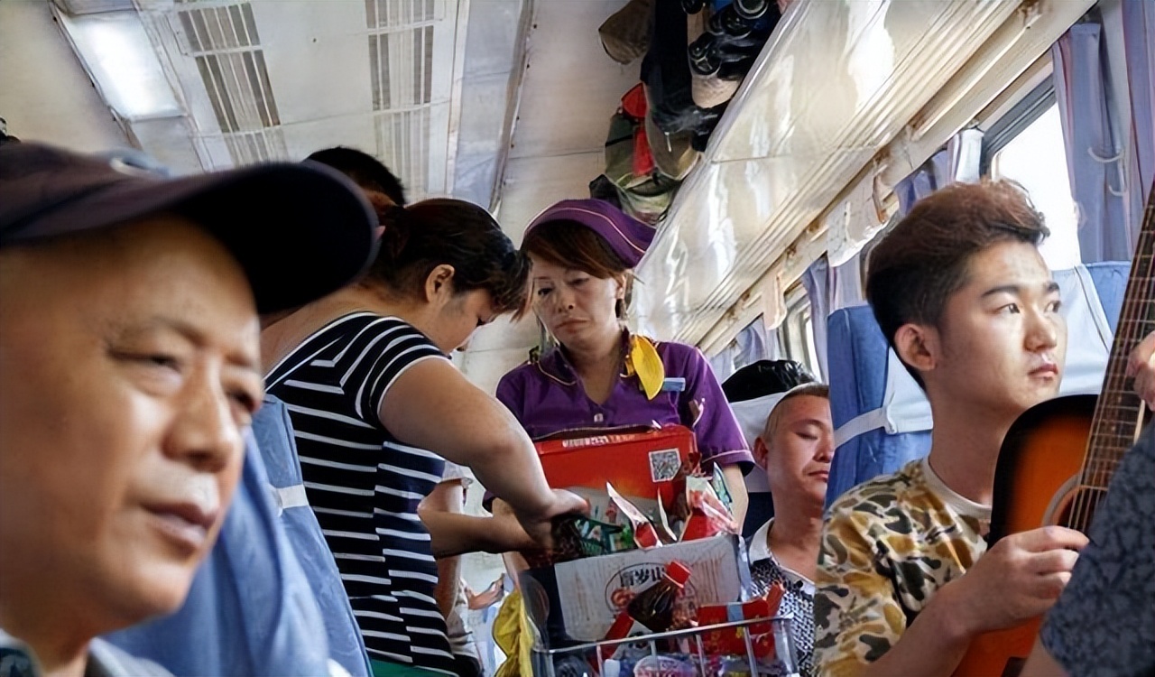 空姐飞机推销商品40分钟，飞机的尽头是推销？总得适可而止吧