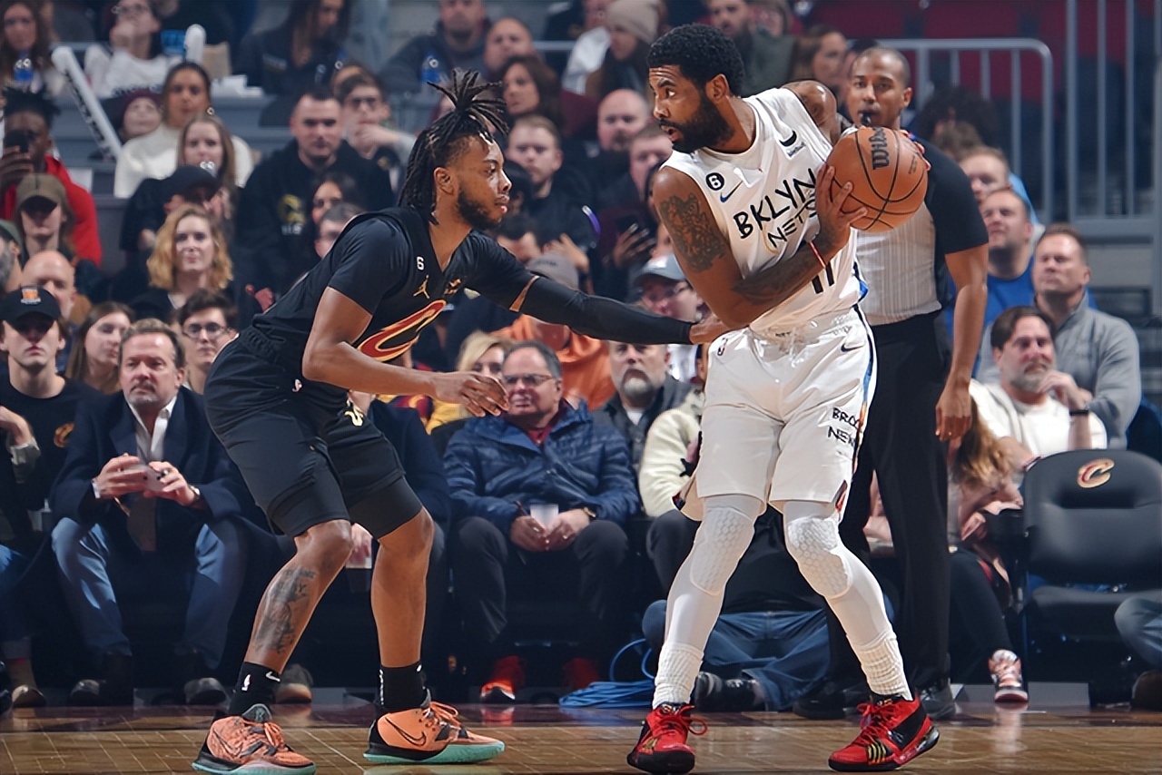 32分21篮板4抢断,疯狂崛起35