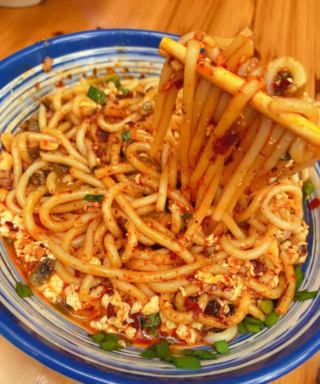 吃货们千万不要错过的昆明美食街,昆明翠湖公园附近美食街