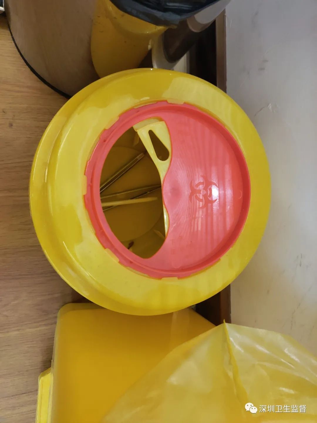 无证医疗美容店被举报怎么处理,无证行医美容造成毁容怎么办