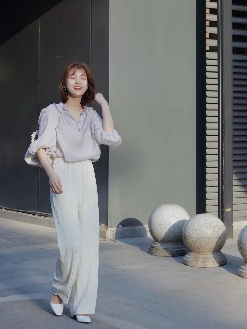 春夏流行：“白裤子”的6种搭配，好看又高级