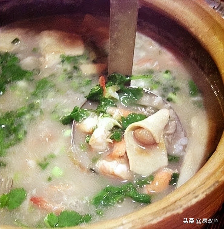 茂名美食之电白水东鸭粥，皮薄肉嫩，鲜香爽口