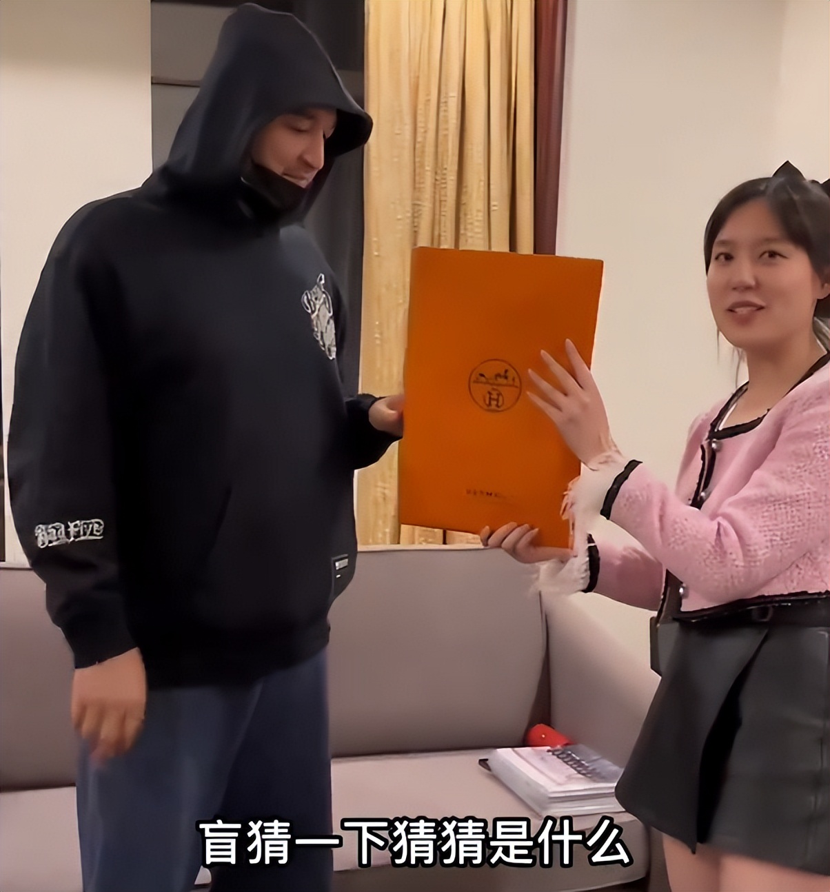 豪横！同曦老板娘送西热生日礼物，提前送2年合同，年薪随意填！