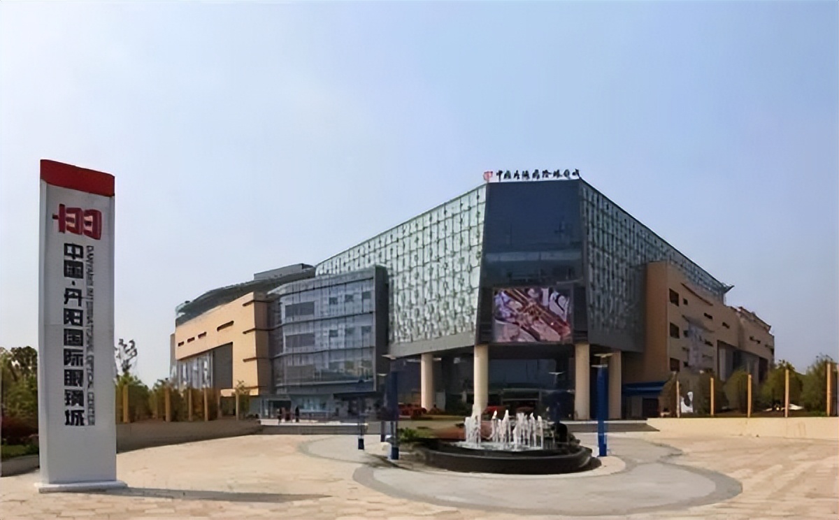 丹阳眼镜城配眼镜口碑最好店,丹阳眼镜会便宜很多吗