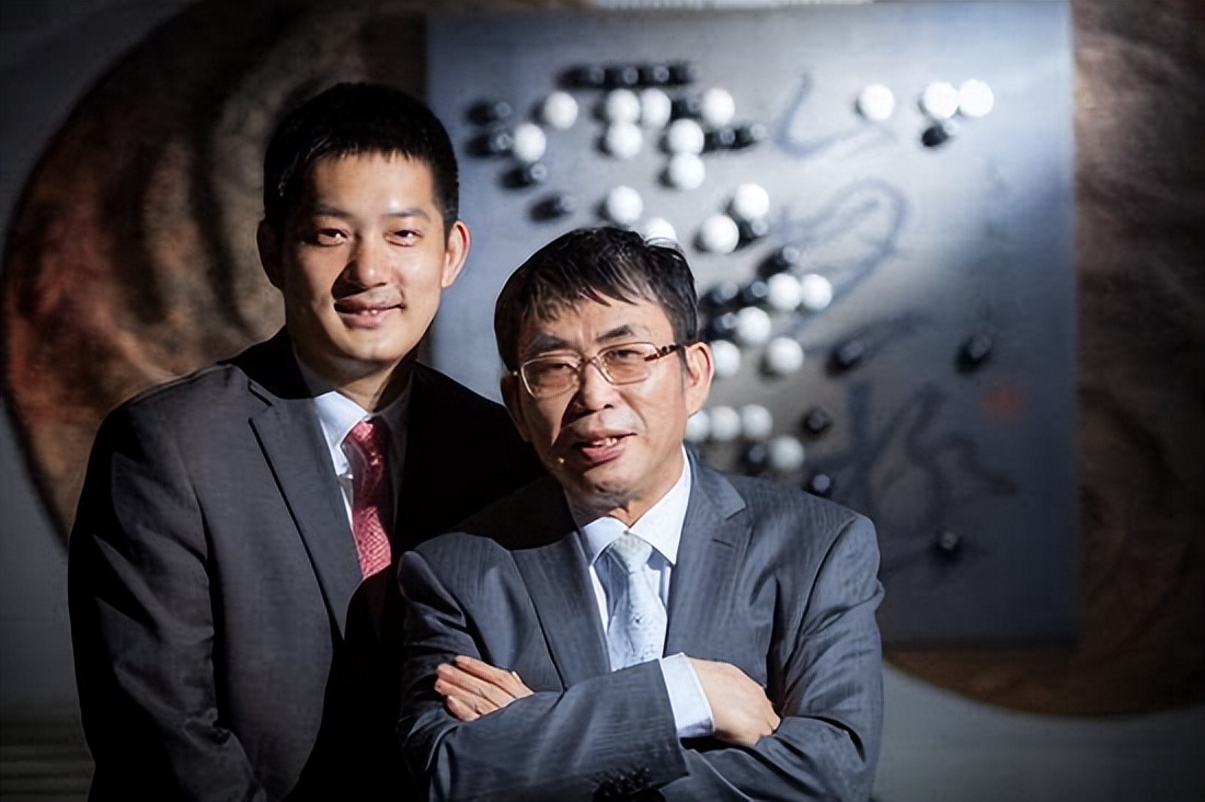 43岁围棋冠军常昊近照,围棋国手常昊和张璇