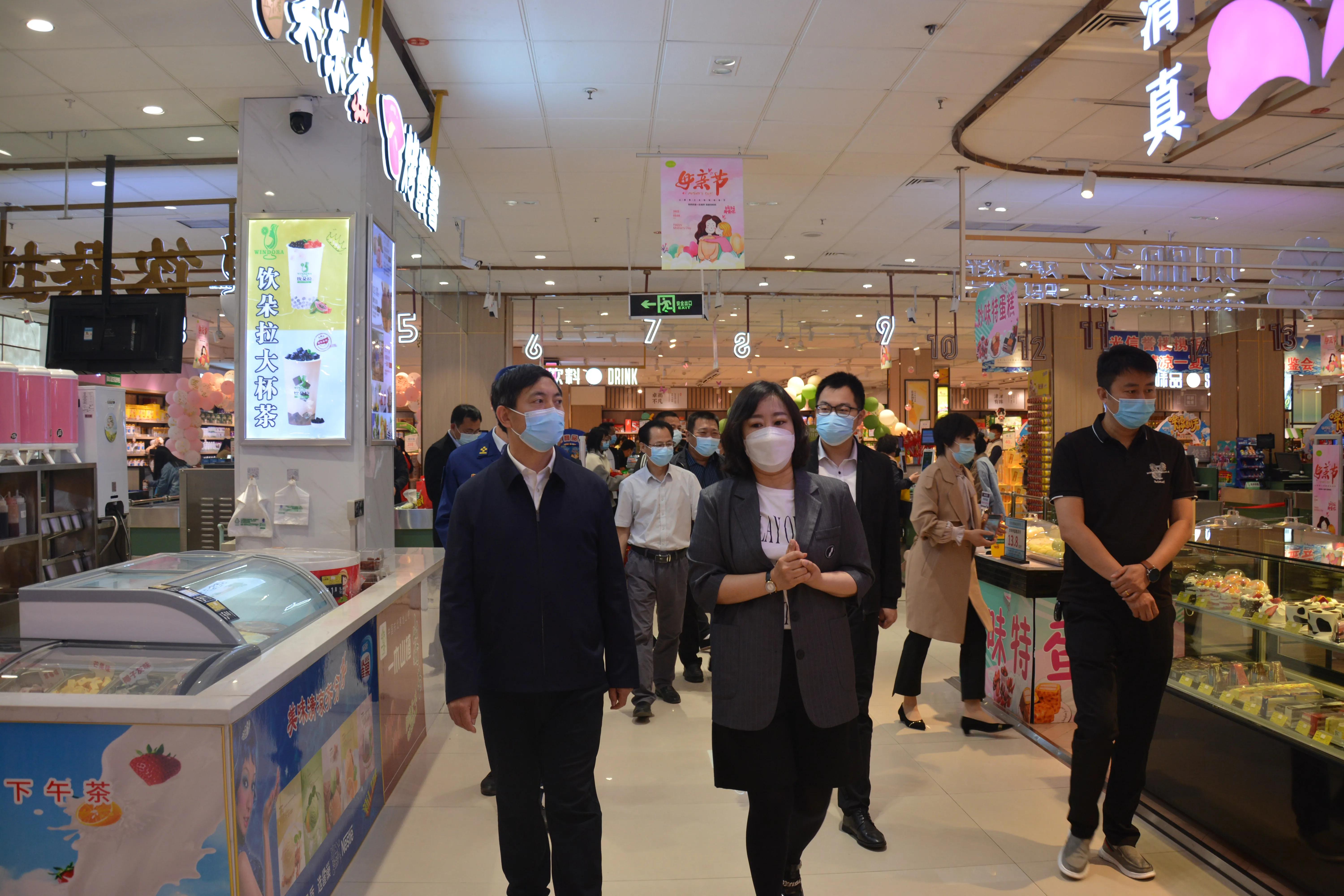 东光县宋吉利怎么样,东光县长宋吉利慰问革命老战士