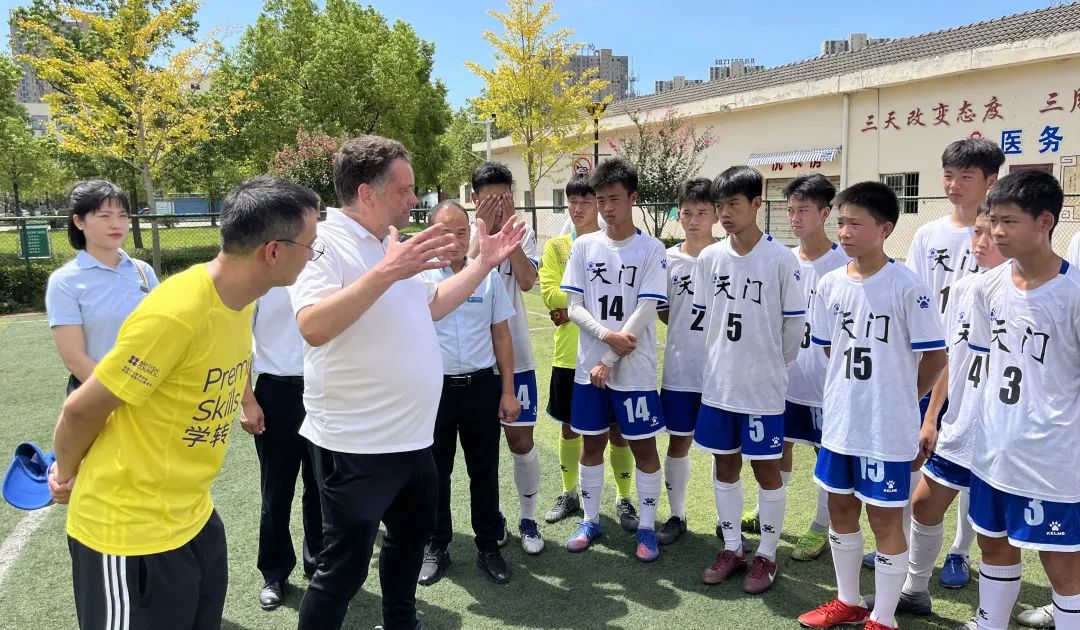 足球比赛与交流活动,足球交流比赛