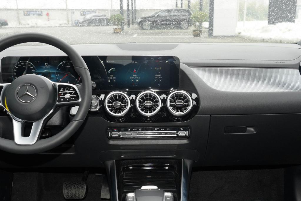 奔驰gla优点和不足,17款奔驰gla2202.0t油耗多少钱一公里