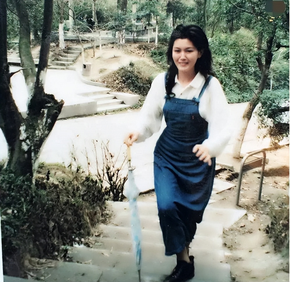 13年！吴亦凡强奸案终于判了：昔日的顶流，是怎么一步步毁掉的？