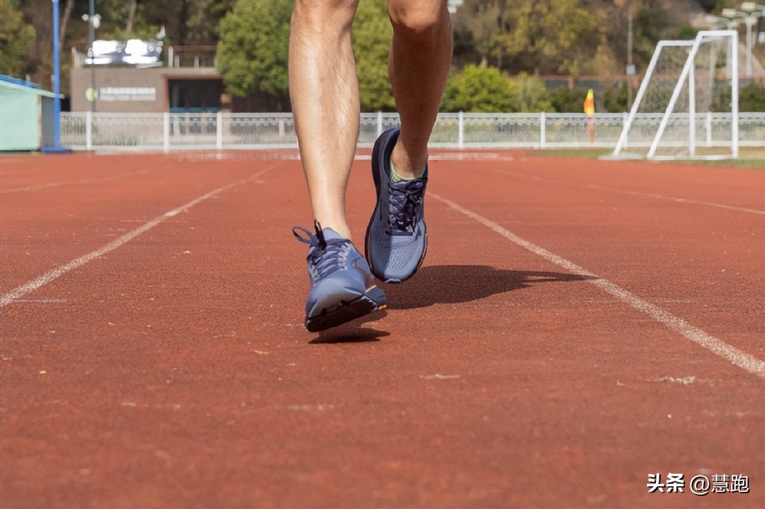 脚感好到飞起的跑鞋,灵动与飘逸的球鞋