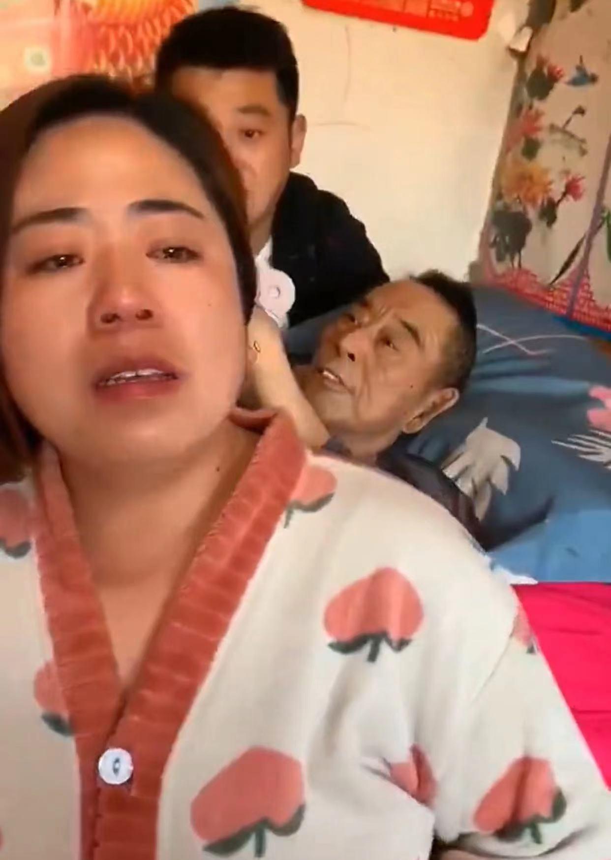 父亲给女儿扎小辫子,父亲去世给女儿扎辫子