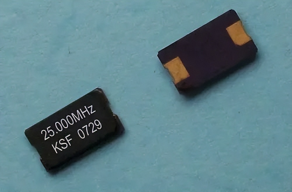 晶振的工作原理及电路图,晶振原理和电路图