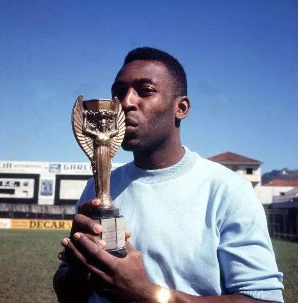 球王贝利巴西足球传奇,世界公认的三位球王