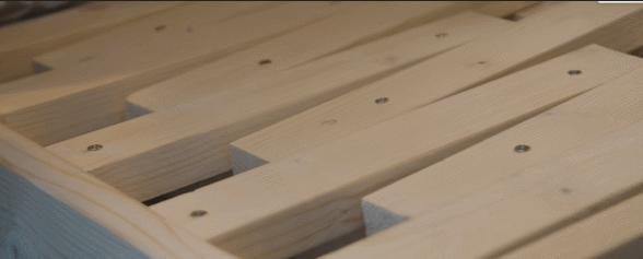 夫妻俩一年花10万无房贷,夫妻结婚十年不买房