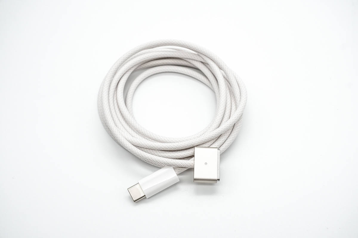 喧宾夺主的Air，续航会更优？苹果MacBookAirM2开箱评测