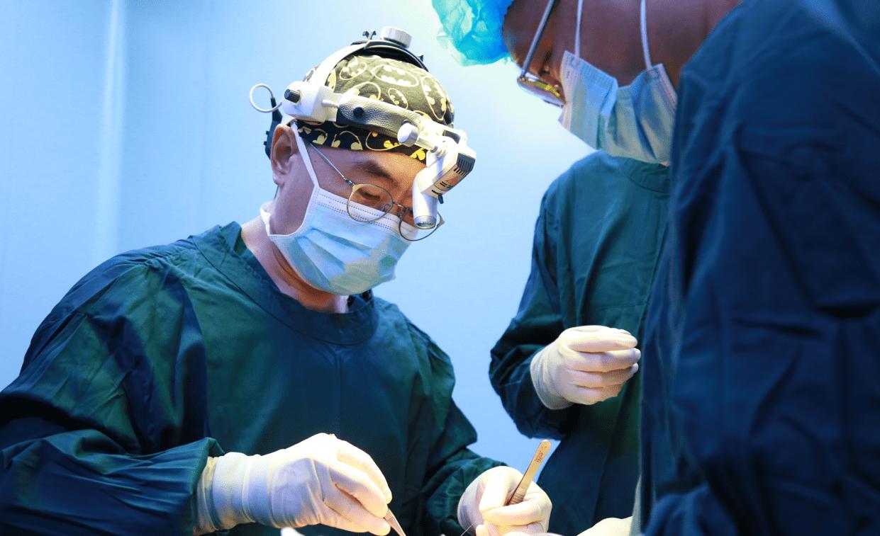 20岁中国女子赴韩整容身亡，韩国整容市场多疯狂？曾现幽灵手术