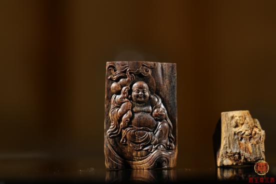 每个人脸上都有一个永不休息的“劳模”，值得我们用沉香滋养