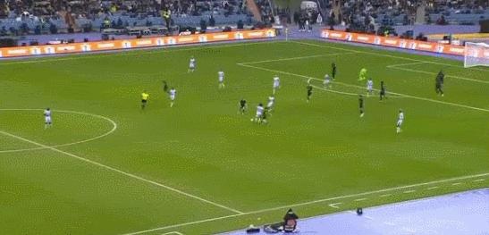 梅西进球c罗滑跪,梅西进球c罗跪滑图