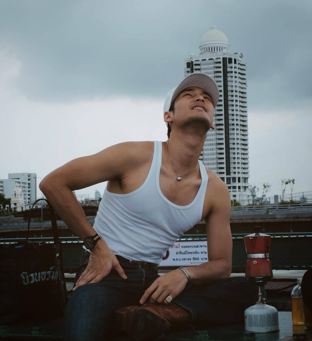 他泰相似男孩之Apo糕卡娜:黑皮小辣椒同经纪人中国血统港风少年