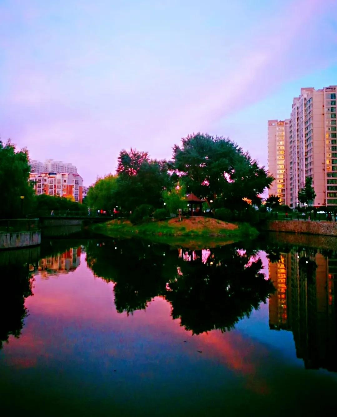 霞光是迷人还是美丽,迷人的晚霞令我神往