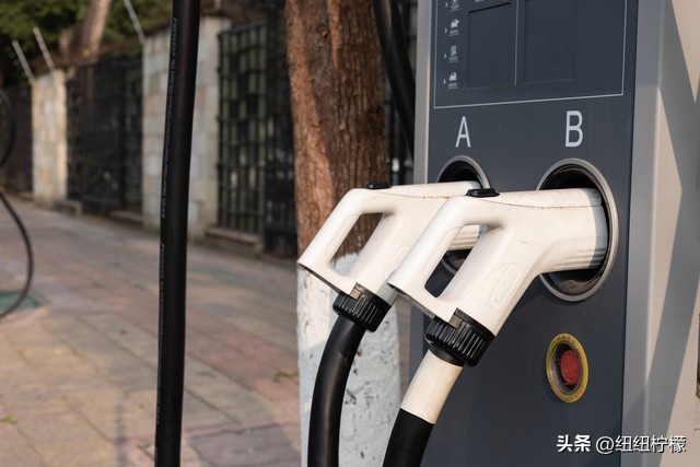 电话卡有套餐，吃饭有套餐，电价也推出套餐，买款电车错峰充电